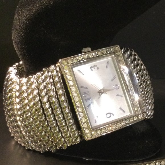 SILVER BRACELET WATCH WITH RHINESTONES - Picture 3 of 8
